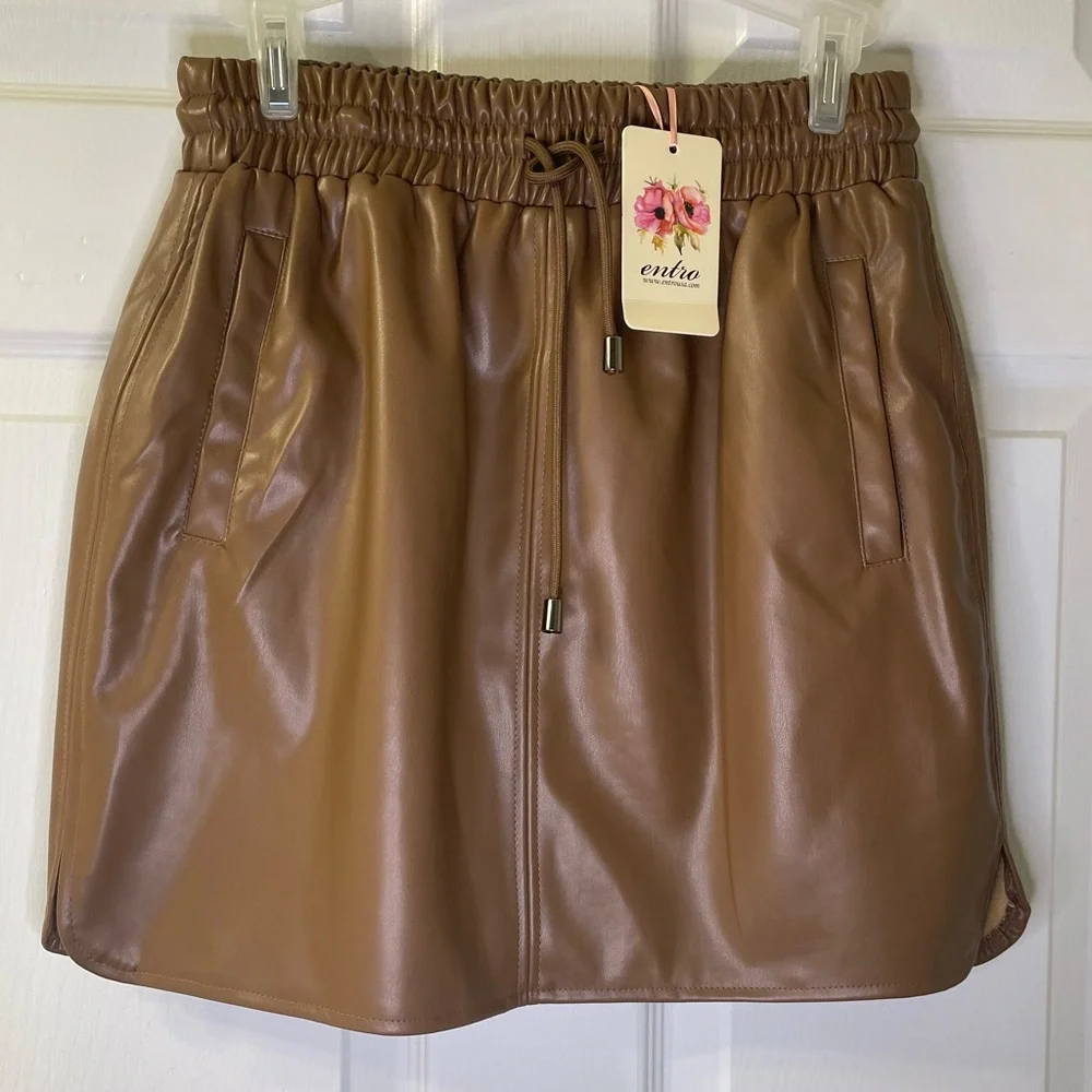NWT Small Entro Faux Leather Mini Skirt